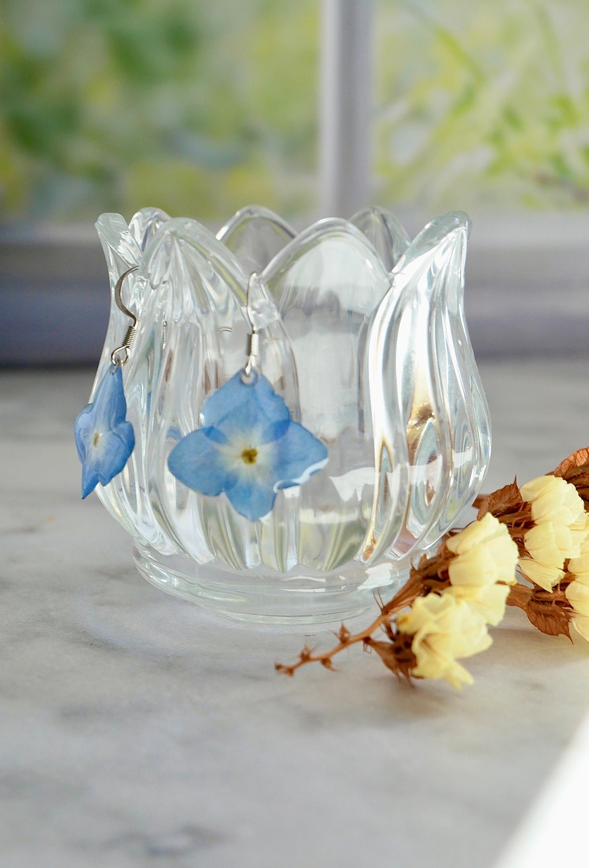 Boucles d’oreilles hortensia bleu crochet