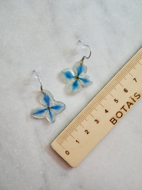 Boucles d’oreilles hortensia bicolore crochet