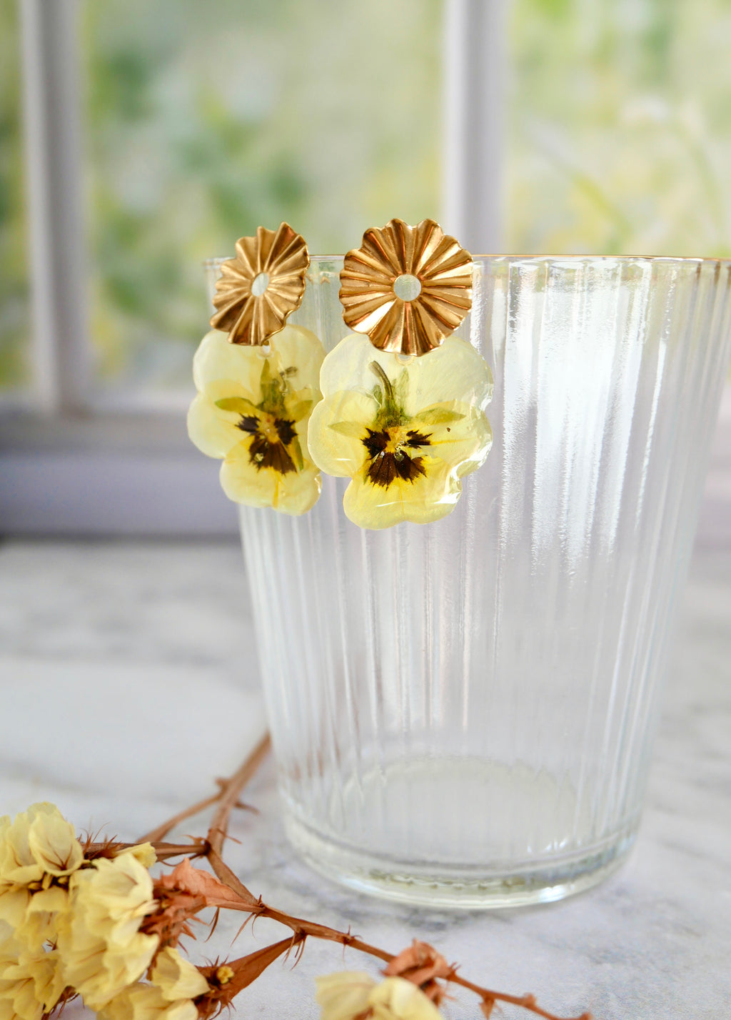 Boucles d’oreilles pensée jaune soleil