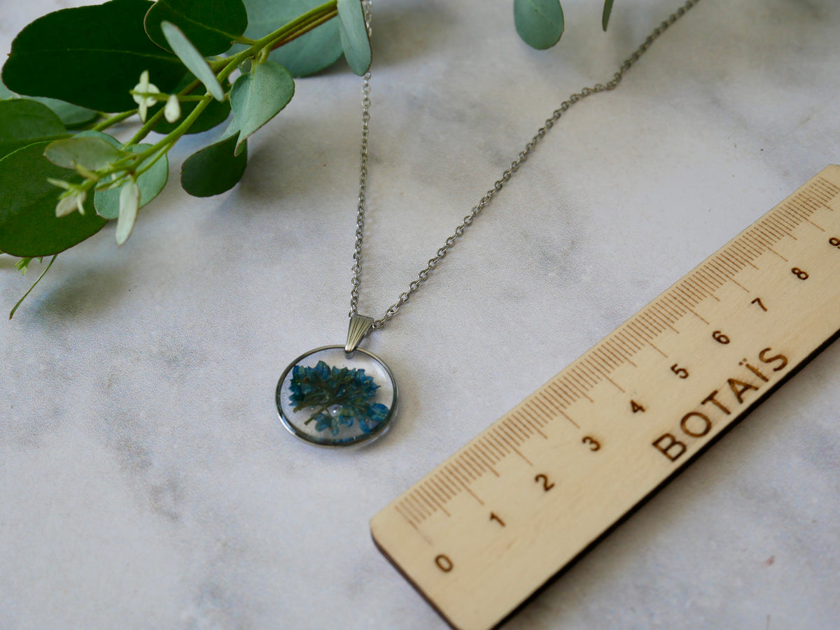 Collier hortensia plat cercle