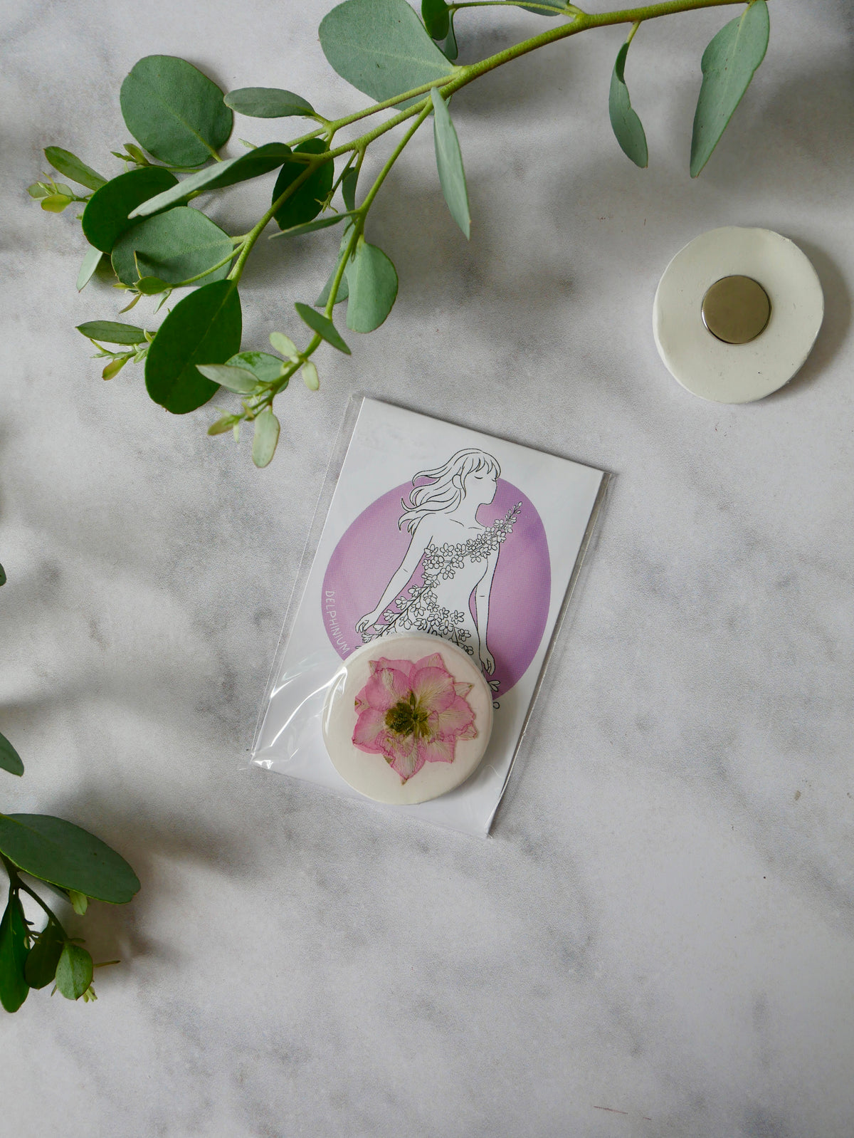 Magnet delphinium rose