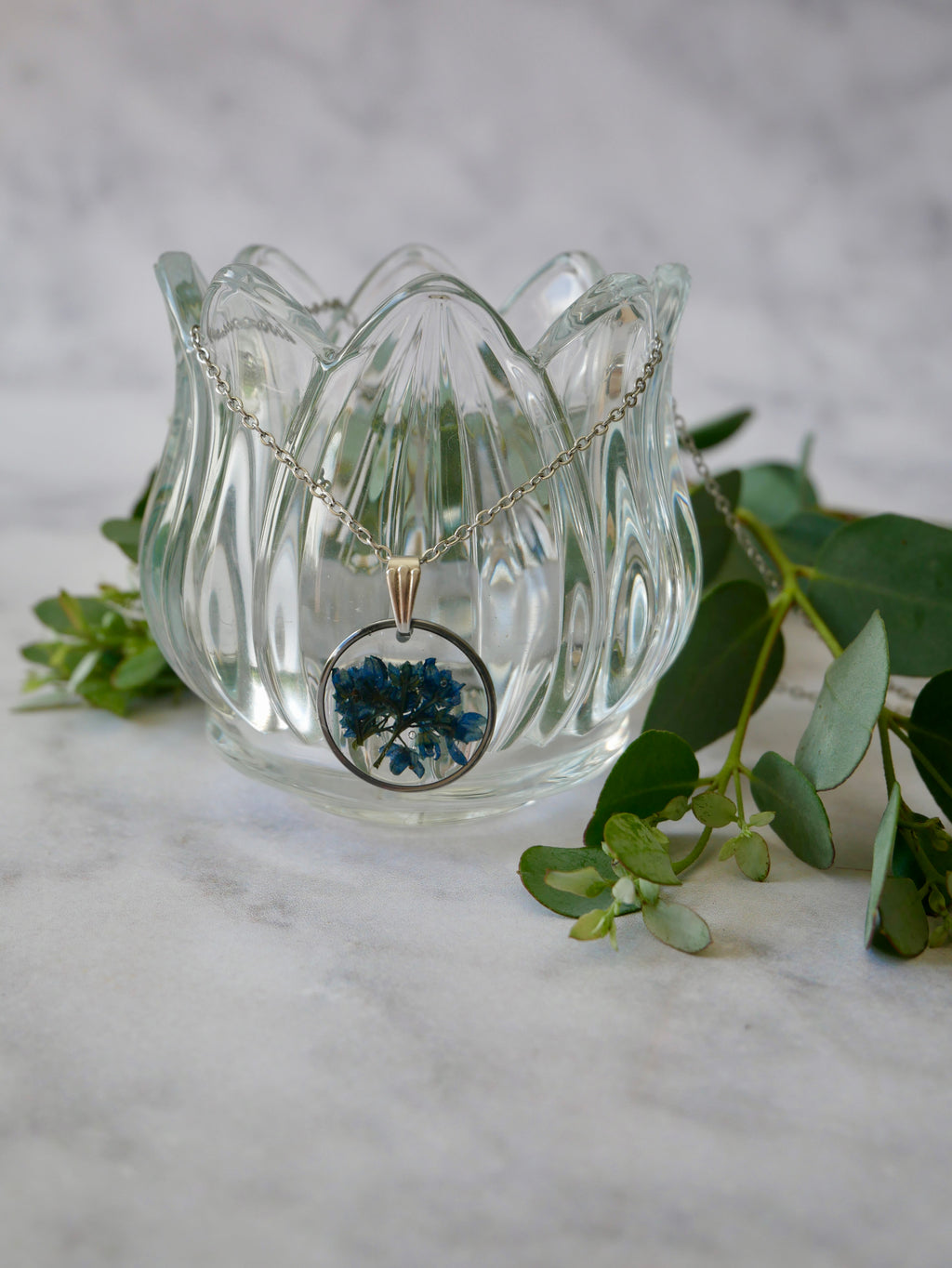 Collier hortensia plat cercle